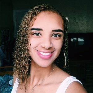 Meet your Posher, Ciera